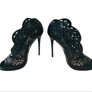 Alexander McQueen Stilettos Black Laser Cut Peep Toe, Leather Size 11, EUC